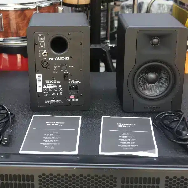 M-Audio BX5 D3 active studio monitor speaker with a 5-inch Kevlar woofer and 1-inch silk dome tweeter, designed for professional music production, mixing, recording, and home studio monitoring