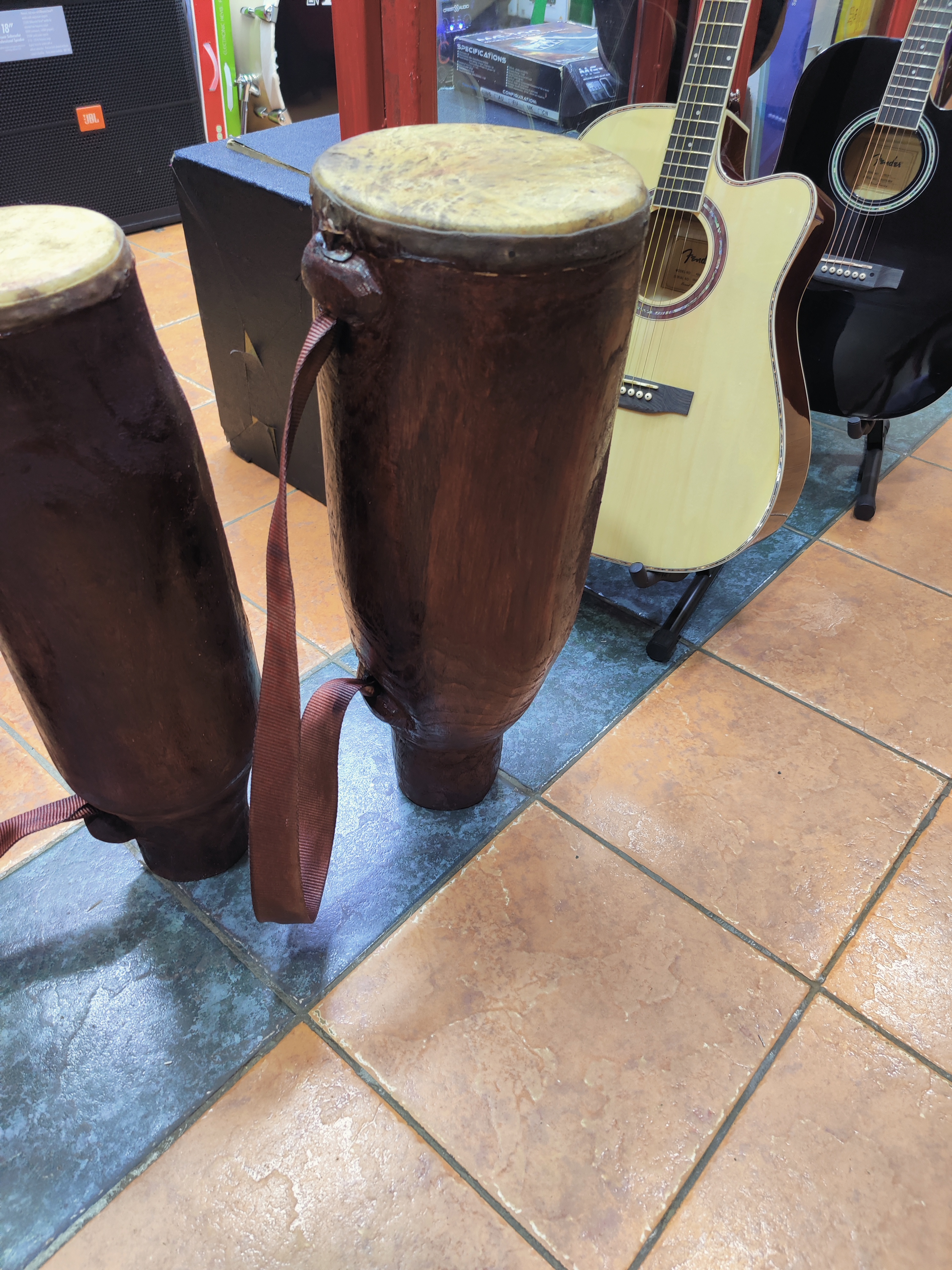Isukuti african drum