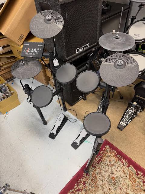 Yamaha DTX402 Electronic Drum Kit | Quiet Digital Drum Set