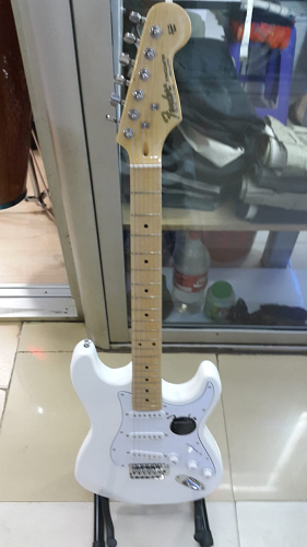 Fender stratocaster Electric Guitar 