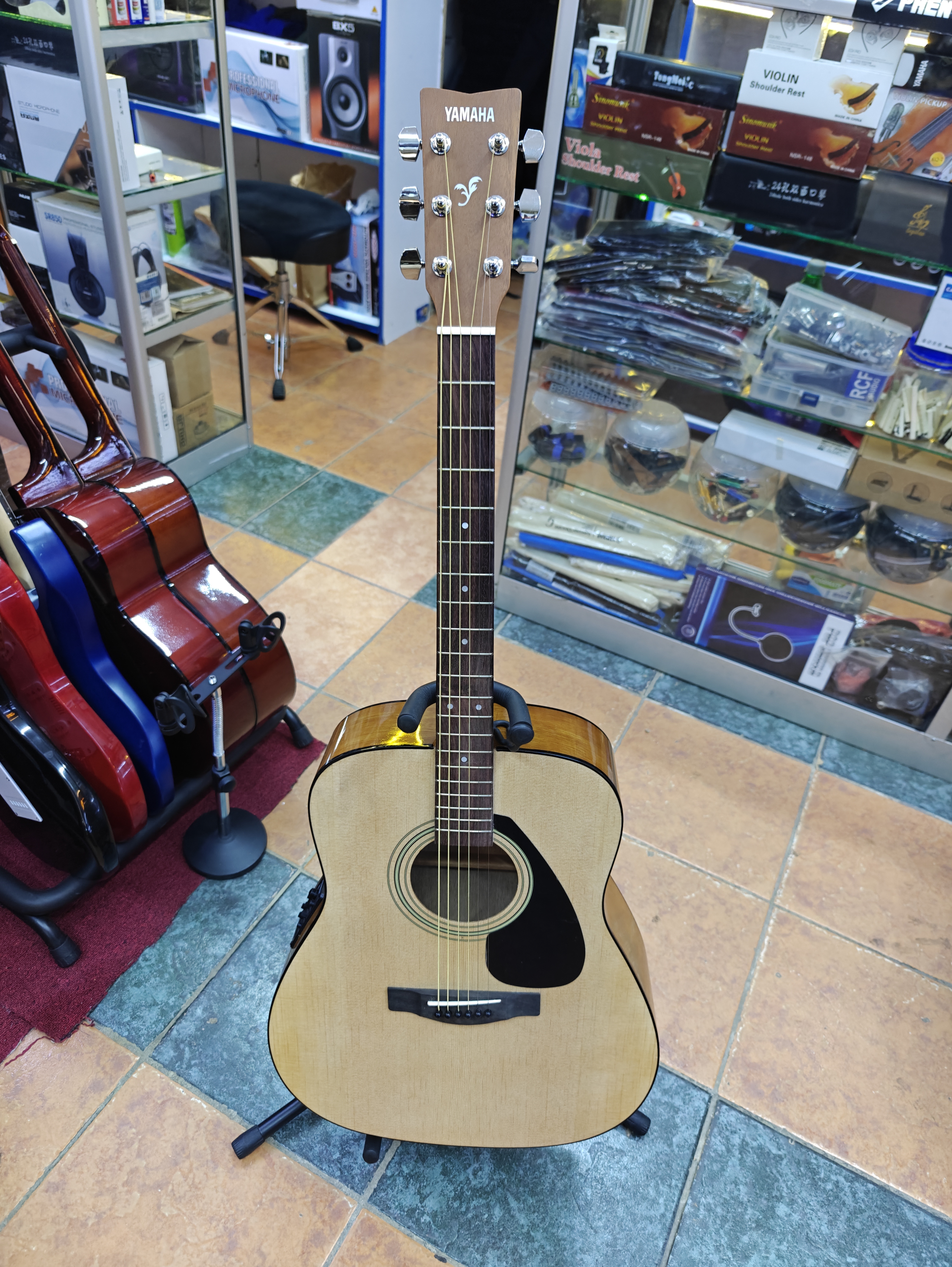 Yamaha F310N