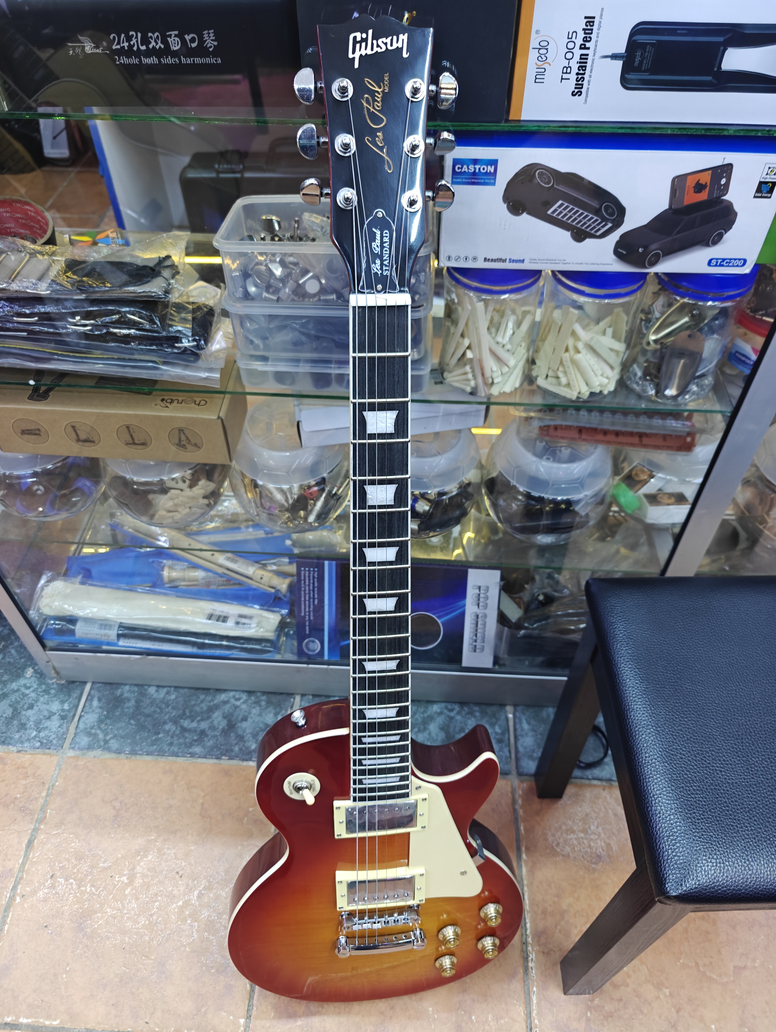 Gibson Les Paul Standard electric guitar with mahogany body, carved maple top, Nairobi, kenya