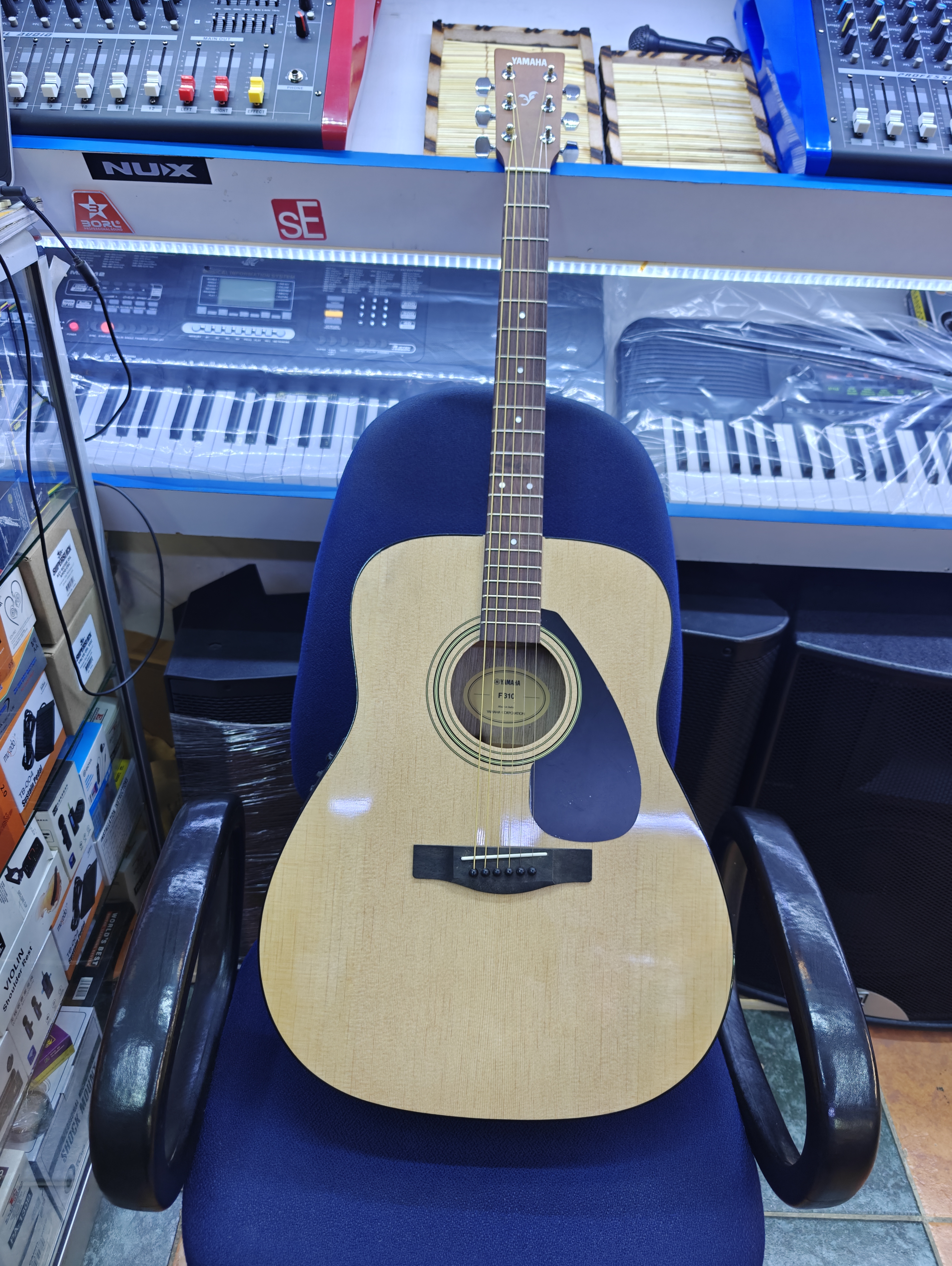 Yamaha f310 EQ electric acoustic