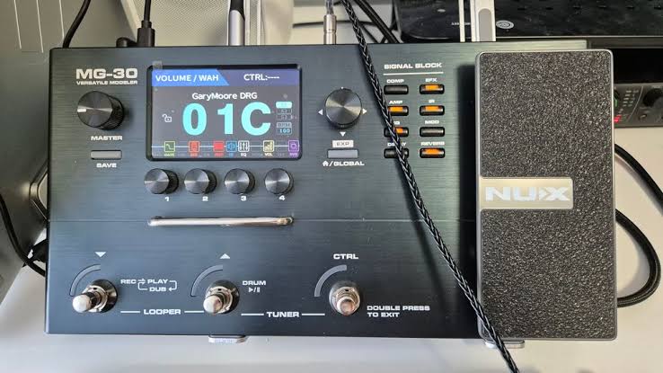 MG-30 versatile guitar multi-effects modeler pedal front