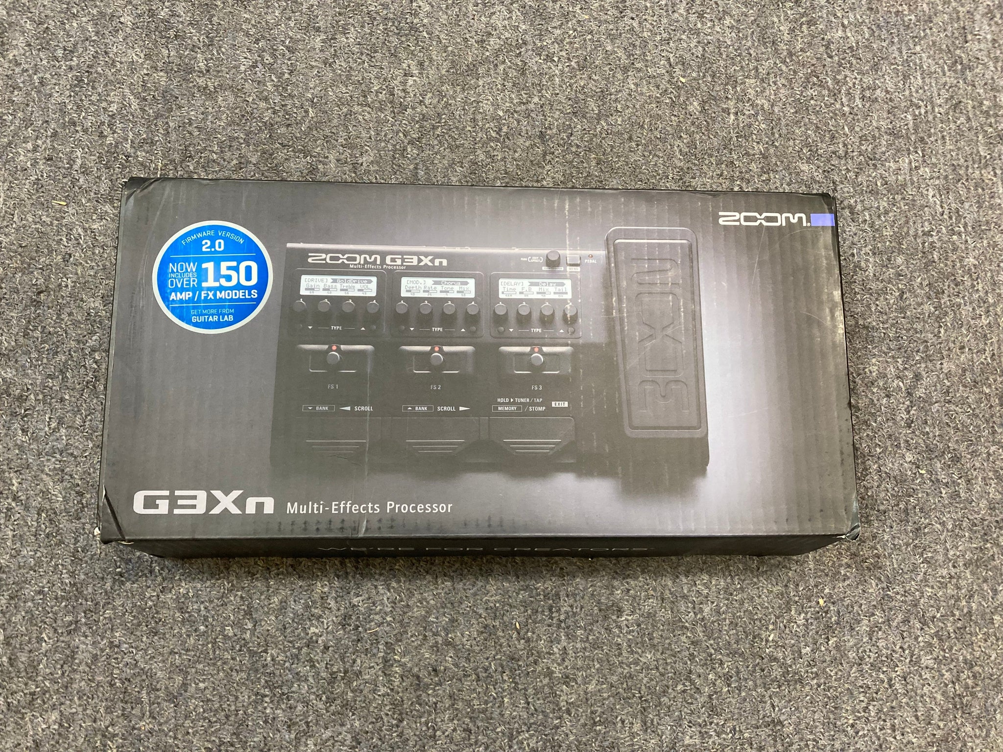 ZOOM Multi-Effects Pedal for Guitar G3XN box