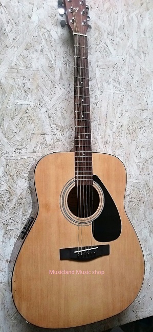 Yamaha semi acoustic guitar