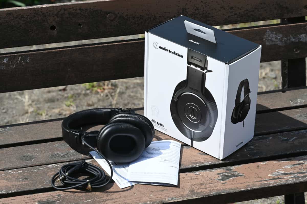 Audio-Technica ATH-M20x professional closed-back studio monitor headphones with 40 mm drivers for recording, mixing, podcasting, and music production.