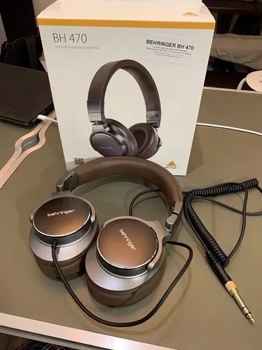 Behringer BH 470 studio headphones